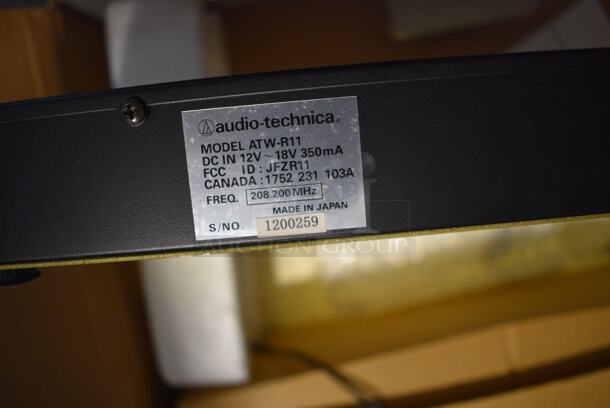 IN ORIGINAL BOX! Audio-Technica ProSeries PRO-R2 ATW-R11 VHF Diversity Receiver w/ Microphone. 19x7x3 - Image 9 of 12