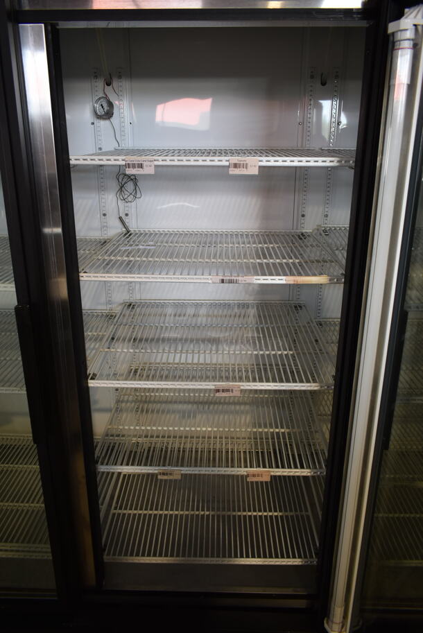 True GDM-72 Metal Commercial 3 Door Reach In Cooler Merchandiser w/ Poly Coated Racks. 115 Volts, 1 Phase. Tested and Working! - Image 7 of 9