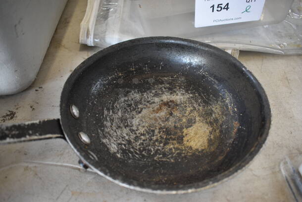 2 Metal Items; Sauce Pans and Skillet. 14x8x4, 14x8.5x2. 2 Times Your Bid! - Image 3 of 3