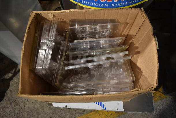 ALL ONE MONEY! TIER LOT of Various Items Including SodaStream, Poly Molds and Metal Pieces. - Image 7 of 8
