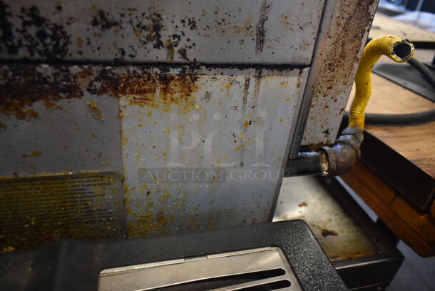 Globe Stainless Steel Commercial Countertop Gas Powered Flat Top Griddle. - Image 6 of 8