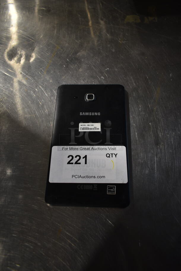Samsung SM-T280 Tablet. See Pictures for Damage To Screen. - Image 2 of 3
