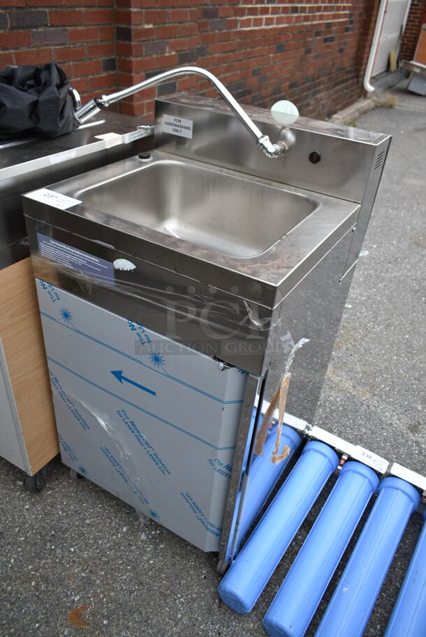 Easy Hardware Hybrid 684 Stainless Steel Commercial Single Bay Portable Sink on Commercial Casters. - Image 2 of 5