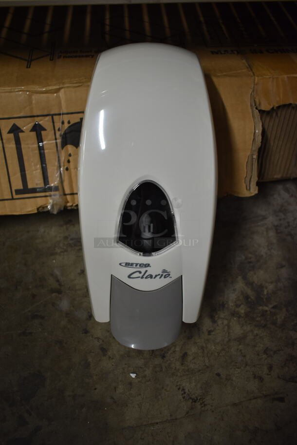 Box of 12 BRAND NEW! Betco Clario Foaming White Soap Dispensers. - Image 3 of 5