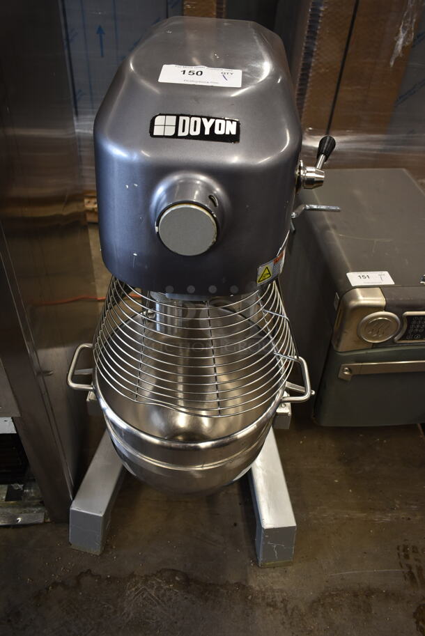 2016 Doyon EM30 Metal Commercial Floor Style 30 Quart Planetary Dough Mixer w/ Stainless Steel Mixing Bowl and Bowl Guard. 120 Volts, 1 Phase. Tested and Powers On But Parts Do Not Move - Image 2 of 7