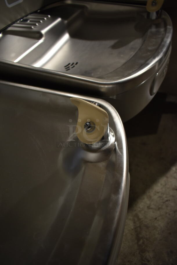 BRAND NEW SCRATCH AND DENT! Elkay Metal Wall Mount Water Fountain. 115 Volts, 1 Phase. - Image 3 of 4