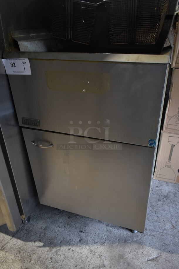 2019 Pitco Frialator 65C Stainless Steel Commercial Floor Style Natural Gas Powered 65 Pound Capacity Deep Fat Fryer w/ 2 Metal Fry Baskets and Side Splash Guard. 150,000 BTU. - Image 4 of 6