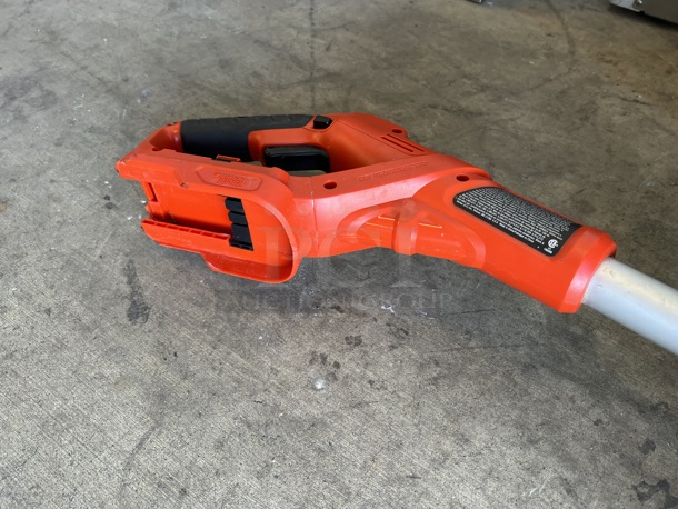 Black & Decker Battery Powered Weed Whacker. Does Not Come w/ Battery. 48" - Image 7 of 7