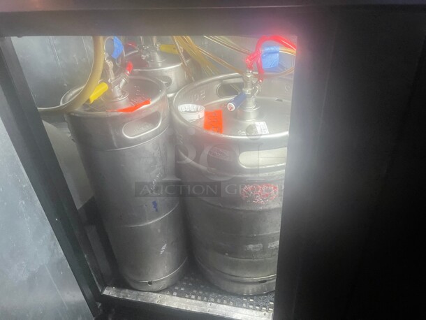 Working! True TBB-4 Three Door 90 inch Beer Kegerator NSF 115 Volt NSF Tested and Working! - Image 6 of 9