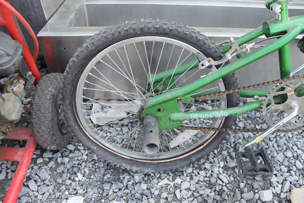 Next T22 Green and Black Bicycle. - Image 3 of 7