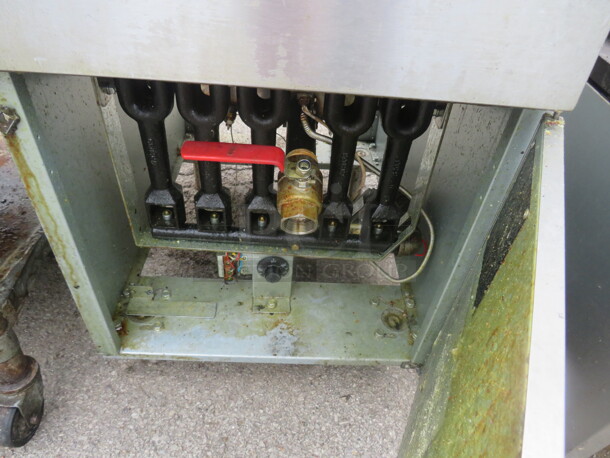 One Avantco 70-100lb Natural Gas Floor Fryer With 2 Baskets. Model# FF518-N. 21X35X47 - Image 2 of 2