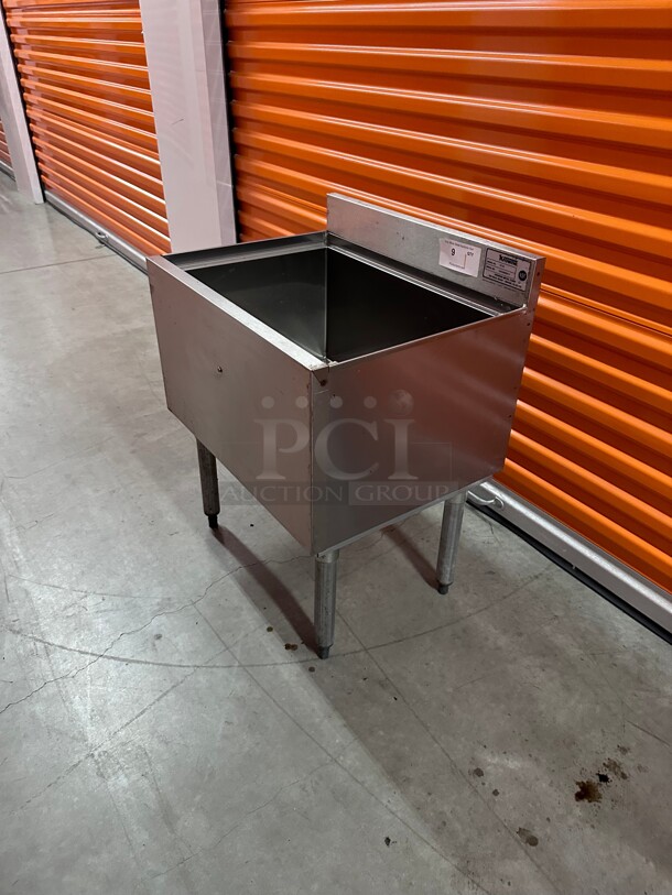 Clean! Krowne Metal 18-24 Ice Bin - Stainless Steel, 24 inch W, 18-1/2 inch D, 80 lb. Ice Capacity, Includes 7 Circuit Cold Plate - Image 3 of 8