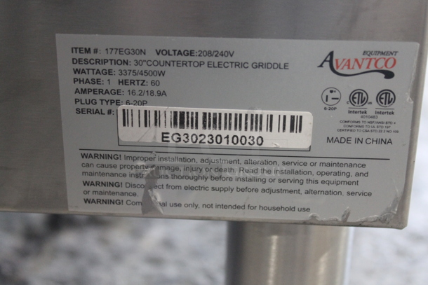 BRAND NEW SCRATCH AND DENT! Avantco 177EG30N Stainless Steel Commercial Countertop Electric Powered Flat Top Griddle w/ Thermostatic Controls. 208/240 Volts, 1 Phase.  - Image 7 of 7