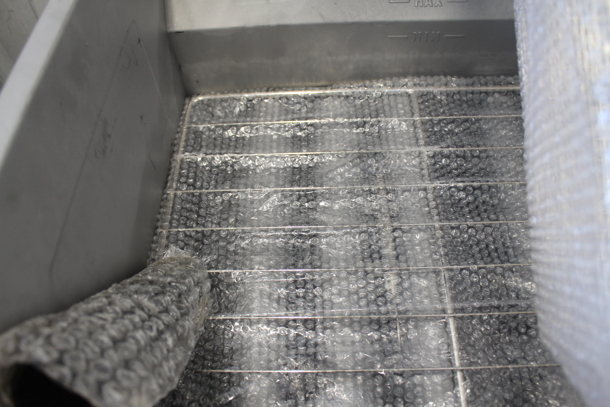 BRAND NEW SCRATCH AND DENT! 2016 Vulcan LG500-1 Stainless Steel Commercial Floor Style Natural Gas Powered 70 Pound Capacity Deep Fat Fryer w/ 2 Metal Fryer Baskets. 150,000 BTU. - Image 6 of 9