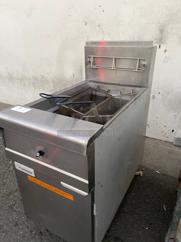 Working! 2014 Frymaster  Natural Gas Commercial Heavy Duty Large Size Floor Fryer 80 lb NSF Tested and Working! - Image 3 of 10