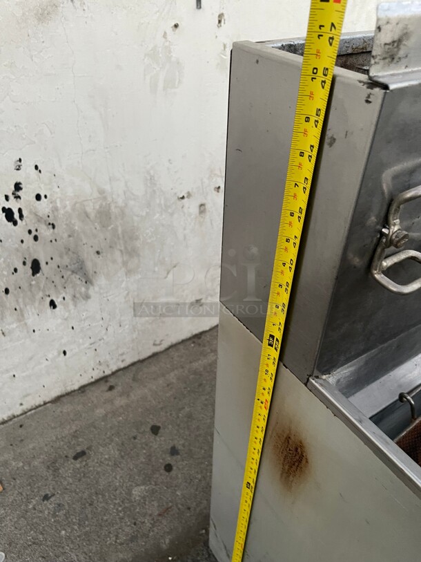 Working! 2014 Frymaster  Natural Gas Commercial Heavy Duty Large Size Floor Fryer 80 lb NSF Tested and Working! - Image 10 of 10