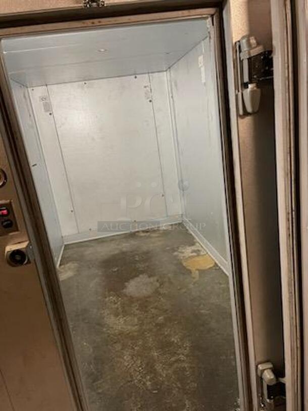 2018 Kolpak PC075S2 SELF CONTAINED 6'x10'x6' Walk In Cooler and Side Mount Compressor - Great for Tight Spaces! 115 Volts 1 Phase - Image 6 of 8