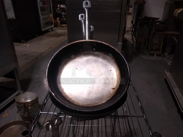 Pans - Image 2 of 4
