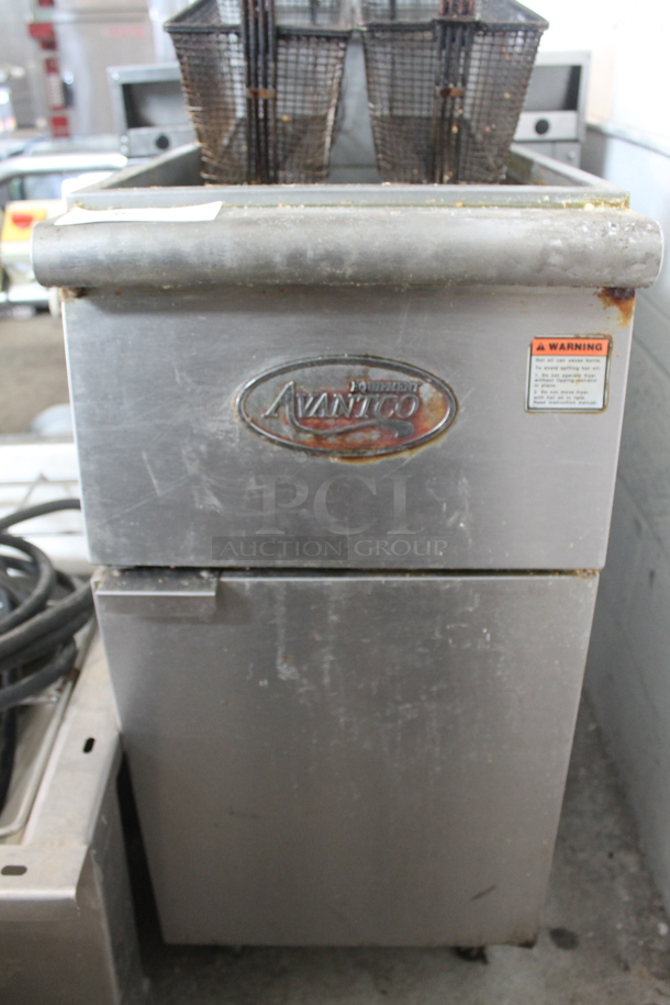2013 Avantco F3N Stainless Steel Commercial Floor Style Natural Gas Powered Deep Fat Fryer w/ 2 Metal Fry Baskets. 90,000 BTU. - Image 4 of 11