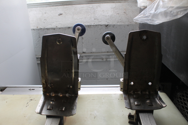 2 Edlund Metal Commercial Can Openers w/ Mounts. 2 Times Your Bid! - Image 3 of 4