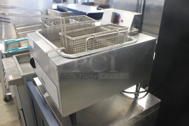 Toastmaster TMPE15 Stainless Steel Commercial Countertop Electric Powered Deep Fat Fryer w/ 2 Metal Fry Baskets. 208/240 Volts, 1 Phase.  - Image 3 of 5