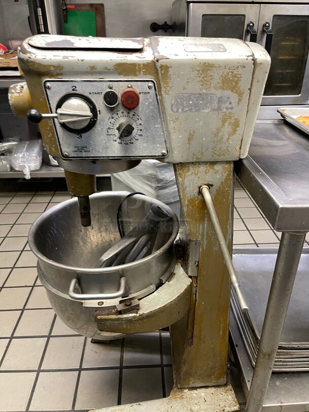 Working! Hobart 30 Qt Planetary Dough Mixer NSF 115 Volt Tested and Working! - Image 3 of 5
