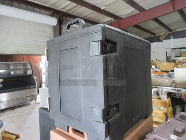 One Carlisle Insulted Food Carrier. Model# NPC300N. $358.99. - Image 2 of 3