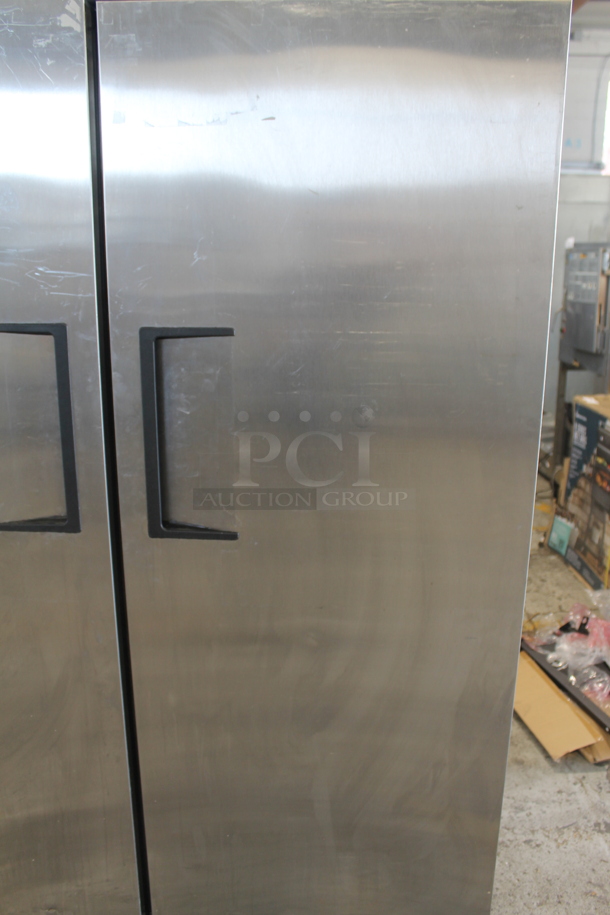2015 True TG2R-2S ENERGY STAR Stainless Steel Commercial 2 Door Reach In Cooler w/ Poly Coated Racks on Commercial Casters. 115 Volts, 1 Phase. Tested and Working! - Image 5 of 10