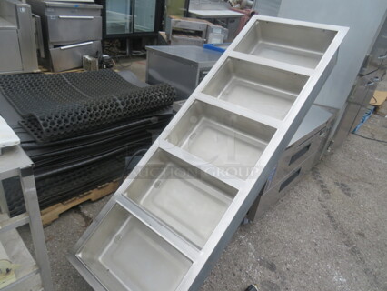 One Wells 5 Pan Drop In Hot Food Well. MOD500. 240-208 Volt. 1 Phase. 71.5X23.5X10