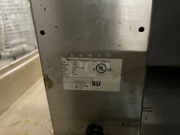 Clean! APW Wyott M-83 Conveyor Type Contact Grill Toaster 1600 Watts 220 Volt 1 Phase NSF Tested and Working! - Image 5 of 8
