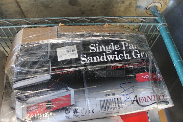 BRAND NEW SCRATCH AND DENT! Avantco 177P78 Commercial Stainless Steel Electric Countertop Single Panini Sandwich Grill On Rubber Feet. 120V. Tested And Working!  - Image 5 of 8