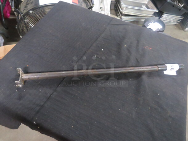 One Grate Pole.  - Image 1 of 2