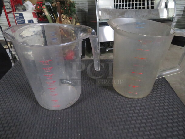 Assorted Measuring Cups. 2XBID