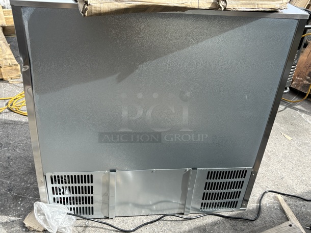 BRAND NEW SCRATCH & DENT! Koolmore 35 In. Two-Door Back Bar Refrigerator - 7.4 Cu Ft. TESTED! Works Perfect.  - Image 4 of 5