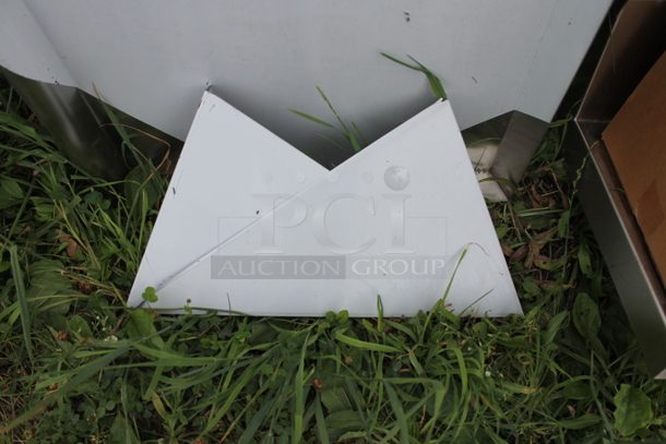 BRAND NEW SCRATCH AND DENT! KCS Stainless Steel Commercial Shelf w/ 2 Wall Mount Brackets. - Image 2 of 5