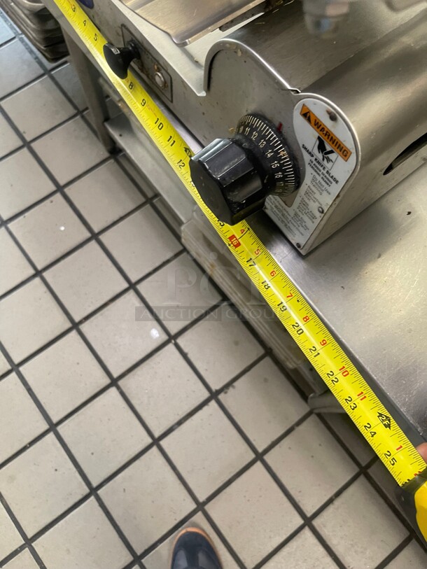 Wow! Globe 3600P Commercial Manual Slicer, 13 in dia, PreciseEdge Knife, Antimicrobial, SS 1/2 HP NSF 115 Volt Tested and Working! 18x23x19 - Image 9 of 11