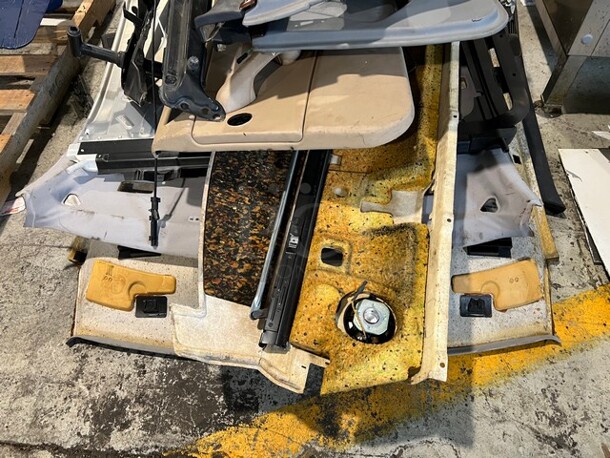 ALL ONE MONEY! Lot of Various Car Pieces! Includes 36x6x24 - Image 3 of 5