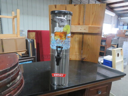 One Bunn Slim Jim Tea Satellite With Lid.