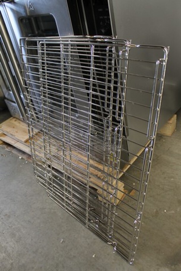 	BRAND NEW SCRATCH AND DENT! 2023 Mainstreet FGC100 Stainless Steel Commercial Natural Gas Powered Full Size Convection Oven w/ View Through Doors, Metal Oven Racks and Thermostatic Controls. No Legs. Comes w/ Gas Hose Kit! 54,000 BTU - Image 4 of 10