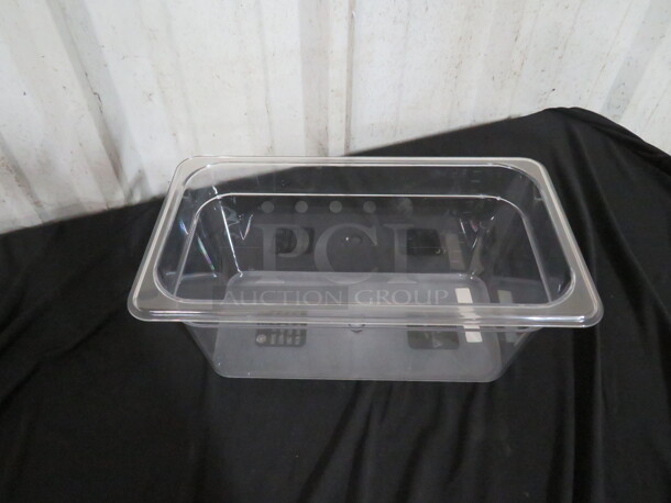 NEW 1/3 Size 6 Inch Deep Food Storage Container. 5XBID - Image 1 of 1