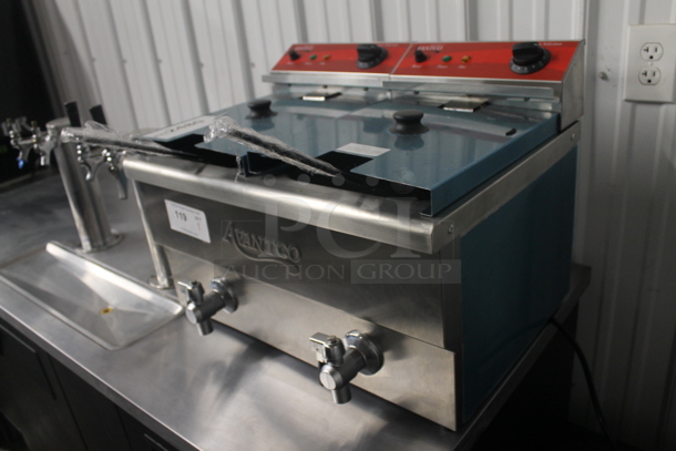 BRAND NEW SCRATCH AND DENT! Avantco 77F202 Stainless Steel Commercial Countertop Electric Powered 2 Well Fryer w/ 2 Metal Fry Baskets and 2 Lids. 208-240 Volts, 1 Phase. Tested and Working! - Image 3 of 8