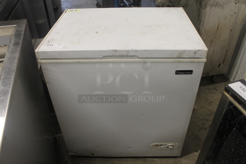 Magic Chef HMCF5W2 Metal Chest Freezer. 115 Volts, 1 Phase. Cannot Test Due To Missing Power Cord
