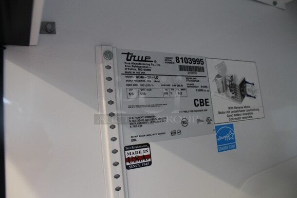 2014 True GDM-26-LD ENERGY STAR Metal Commercial Single Door Reach In Cooler Merchandiser w/ Poly Coated Racks and Drink Sliders. 115 Volts, 1 Phase. Tested and Working! - Image 3 of 3