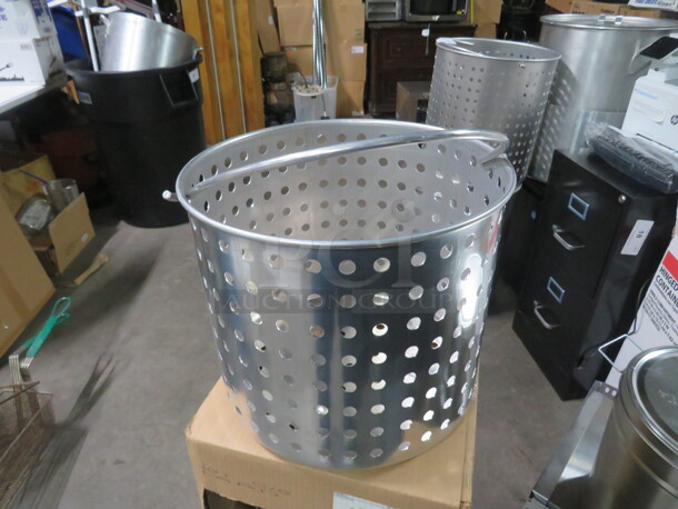 One NEW Aluminum Steamer Basket. 13X11