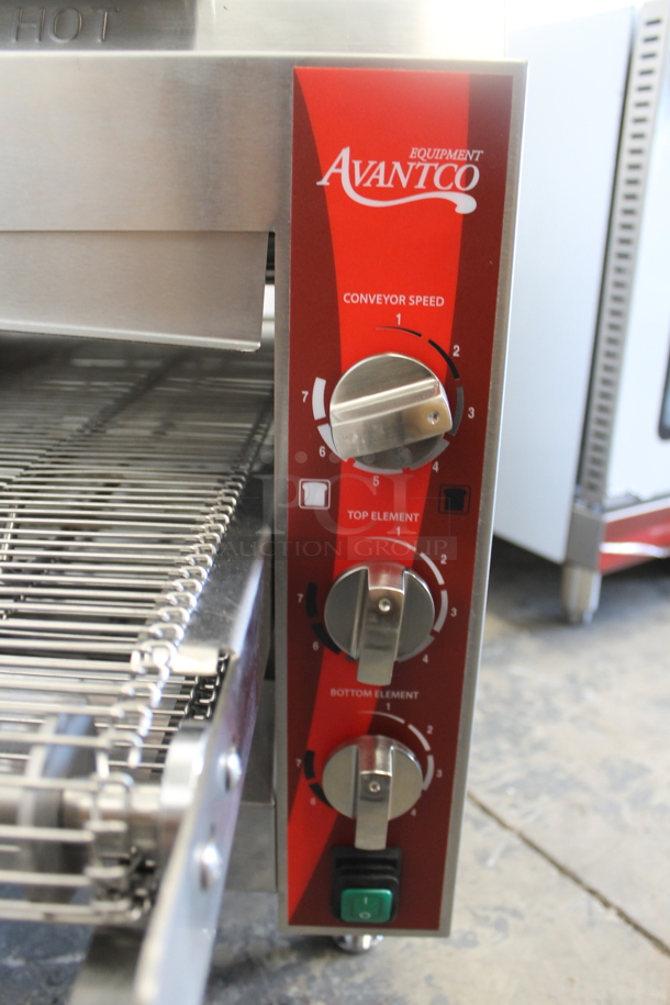 BRAND NEW SCRATCH AND DENT! Avantco TT-P11-240 177CNVYOV10d Stainless Steel Commercial Countertop Electric Powered Conveyor Pizza Oven. 240 Volts. - Image 3 of 5