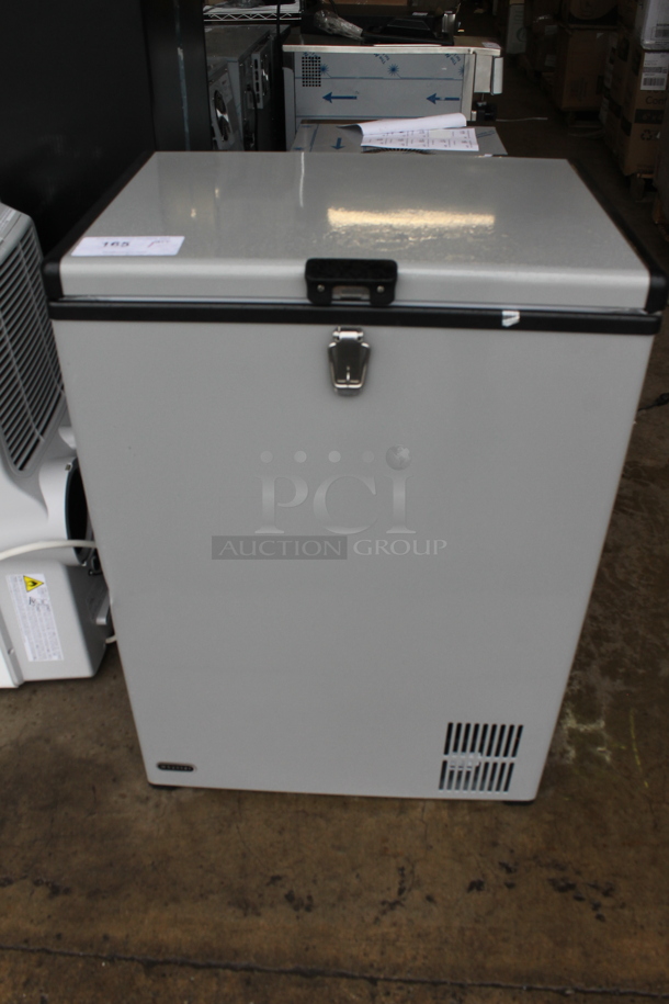 BRAND NEW SCRATCH AND DENT! Whynter FM-951GW 95 Quart Portable Wheeled Refrigerator/Freezer with Door Alert and 12v Option. 115 Volts, 1 Phase. Tested and Working!