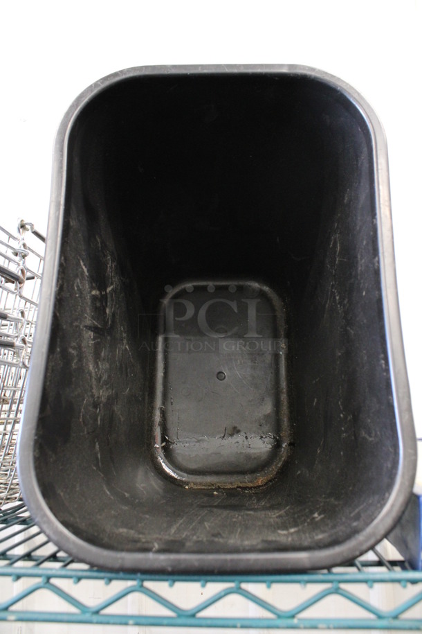 Black Poly Trash Can. 10x15x15 - Image 3 of 3