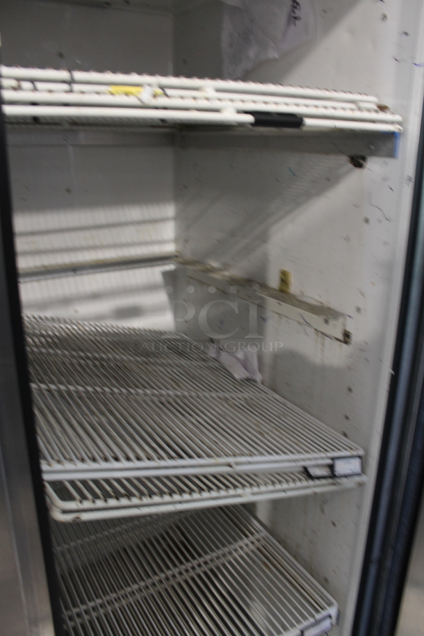True TG2R-2S Stainless Steel Commercial 2 Door Reach In Cooler w/ Poly Coated Racks on Commercial Casters. 115 Volts, 1 Phase. Tested and Working! - Image 4 of 4