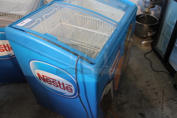 AHT RIO S 100 Metal Commercial Chest Freezer Merchandiser on Commercial Casters. 120 Volts, 1 Phase. Tested and Powers On But Does Not Get Cold - Image 2 of 12