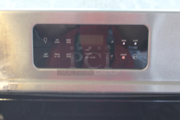 Electrolux Metal Natural Gas Powered 4 Burner Range w/ Oven.  - Image 3 of 7
